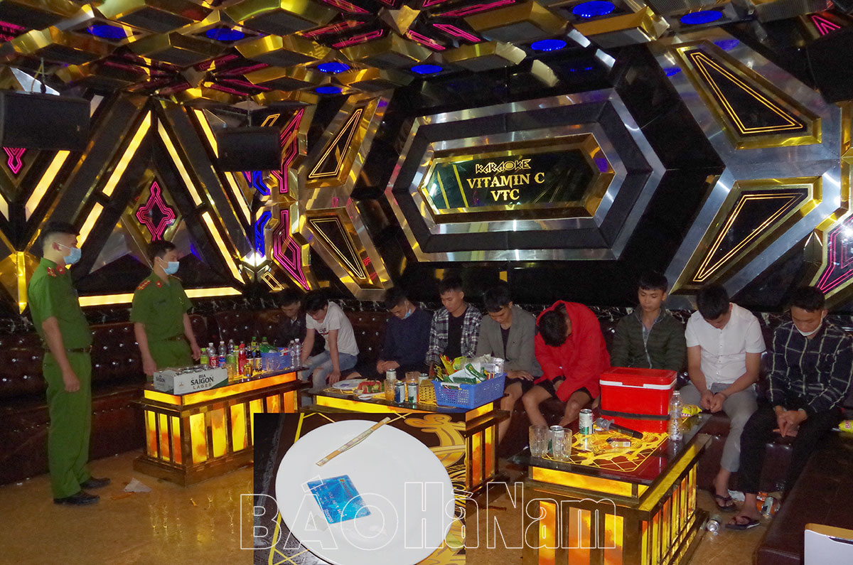 Công an huyện Thanh Liêm bắt 10 đối tượng mua bán, tổ chức sử dụng ma túy trong quán Karaoke