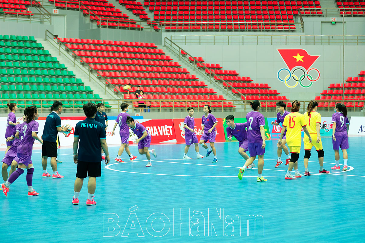 16h chiều nay (15/5) tại Nhà thi đấu TDTT tỉnh Hà Nam: Đội tuyển futsal nữ Việt Nam xuất quân