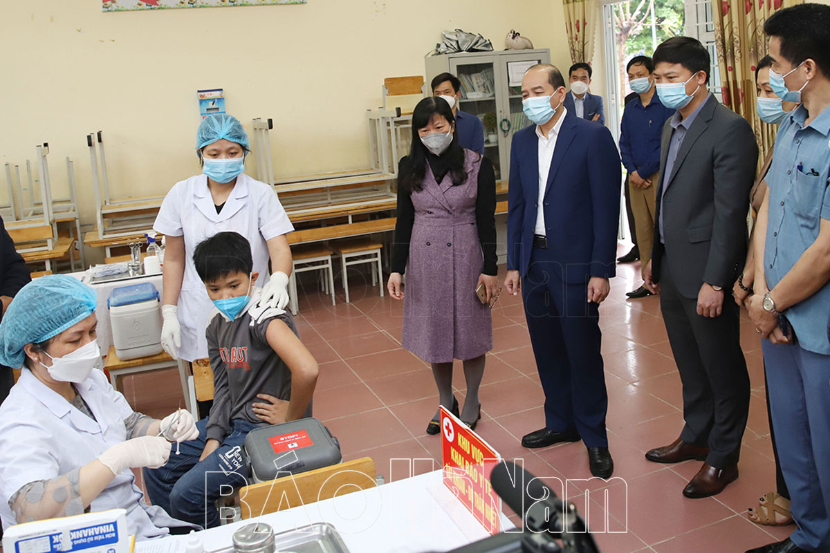 Bộ Y tế đề nghị đẩy nhanh tiêm mũi 3 và tiến độ tiêm cho trẻ từ 5-11 tuổi