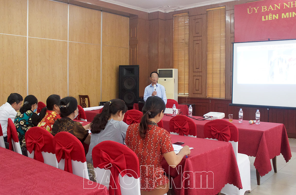 Bồi dưỡng kiến thức cho đội ngũ cán bộ quản lý HTX về xúc tiến thương mại