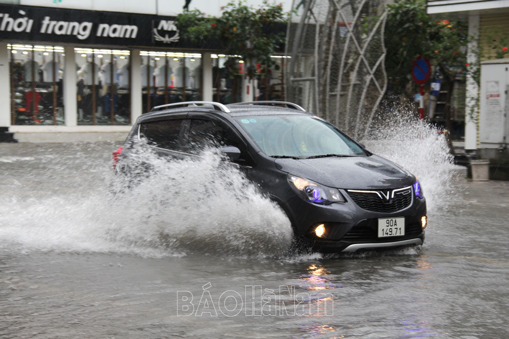 Dự báo thời tiết 24/5: Mưa lớn chực chờ tuôn xối xả xuống miền Bắc và Bắc Trung Bộ