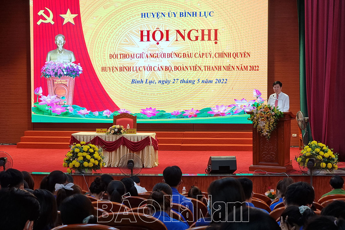 Đối thoại giữa người đứng đầu cấp ủy, chính quyền huyện Bình Lục với cán bộ, đoàn viên thanh niên