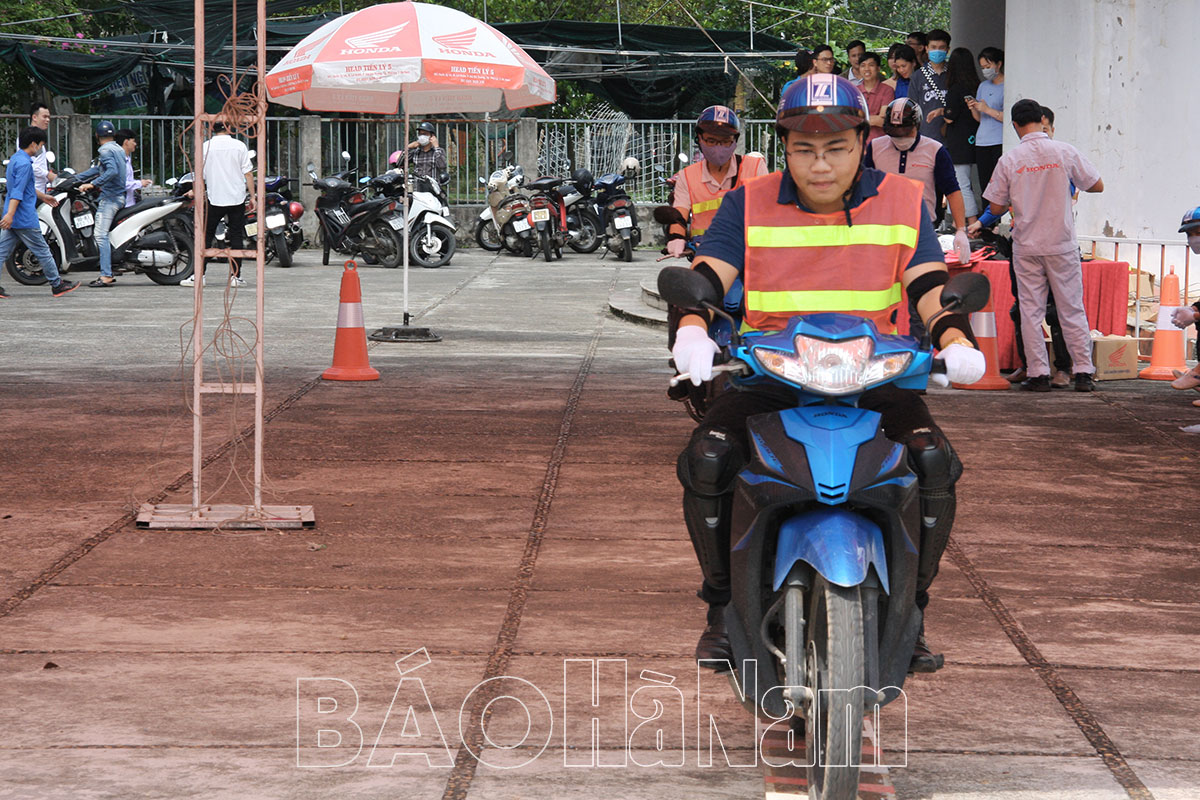 Tỉnh đoàn tổ chức “Ngày hội thanh niên công nhân với văn hóa giao thông năm 2022”
