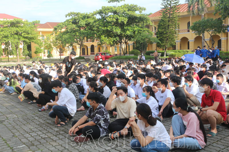 Hơn 10.000 thí sinh làm thủ tục dự thi Kỳ thi tuyển sinh lớp 10 THPT không chuyên năm học 2022- 2023