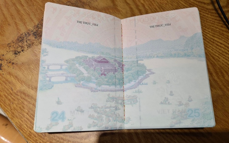 Hộ chiếu phổ thông mẫu mới mang đậm bản sắc Việt Nam