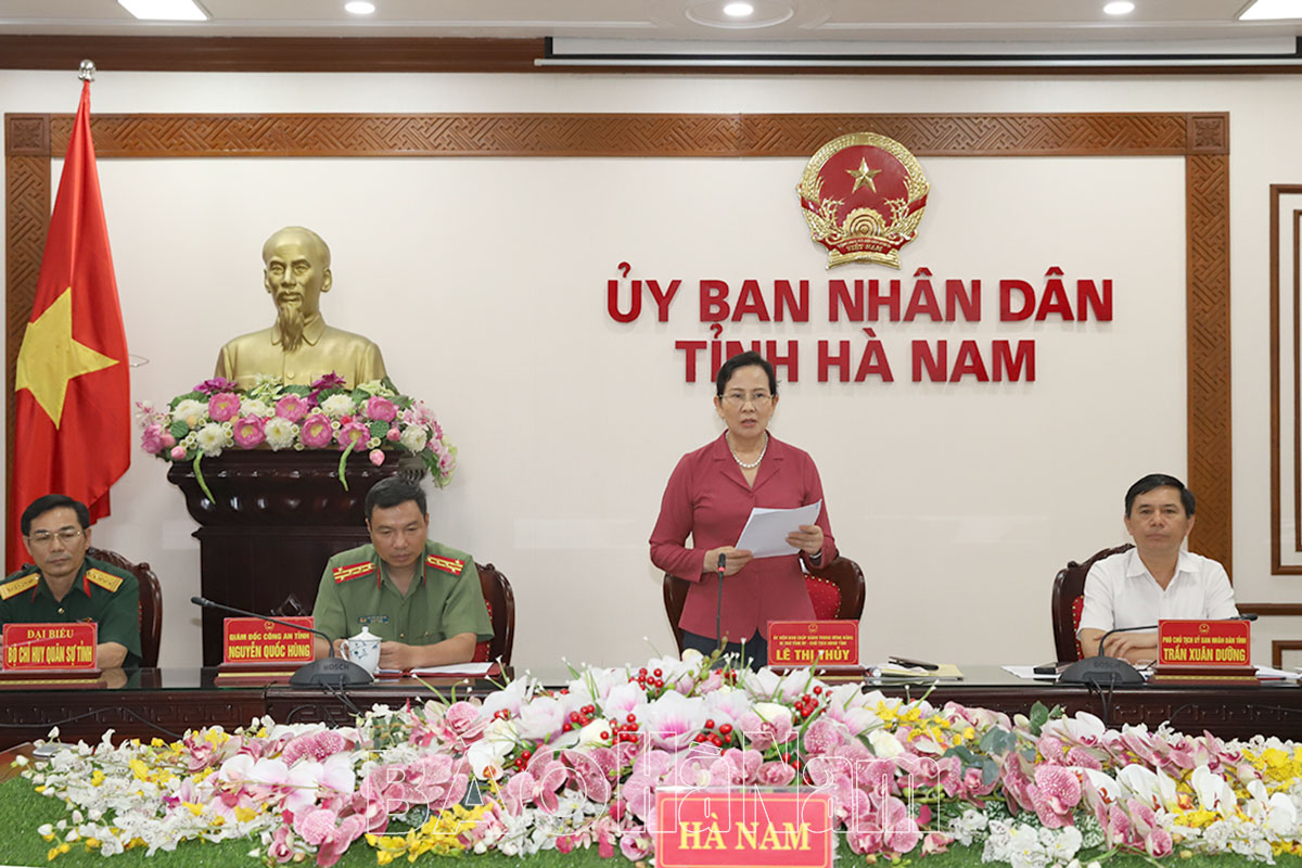 Họp BCĐ PCD Covid-19 tỉnh, đồng chí Bí thư Tỉnh ủy Lê Thị Thủy yêu cầu: Tập trung cao độ cho công tác tiêm vắc xin phòng Covid-19