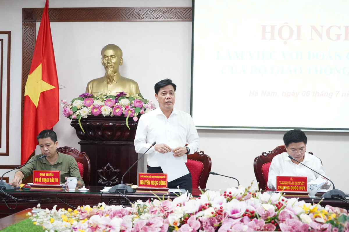 UBND tỉnh làm việc với Đoàn công tác của Bộ GTVT về việc triển khai thực hiện các dự án đầu tư xây dựng công trình giao thông trọng điểm