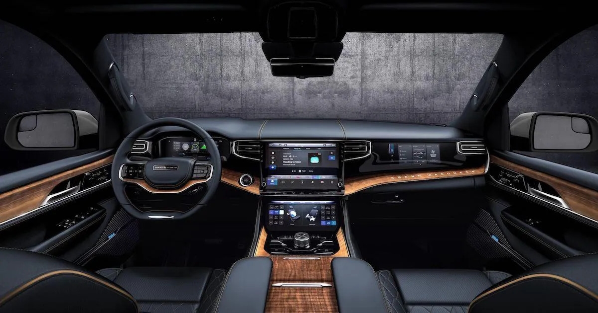 Hãng xe nào sở hữu hệ thống thông tin giải trí tốt nhất?