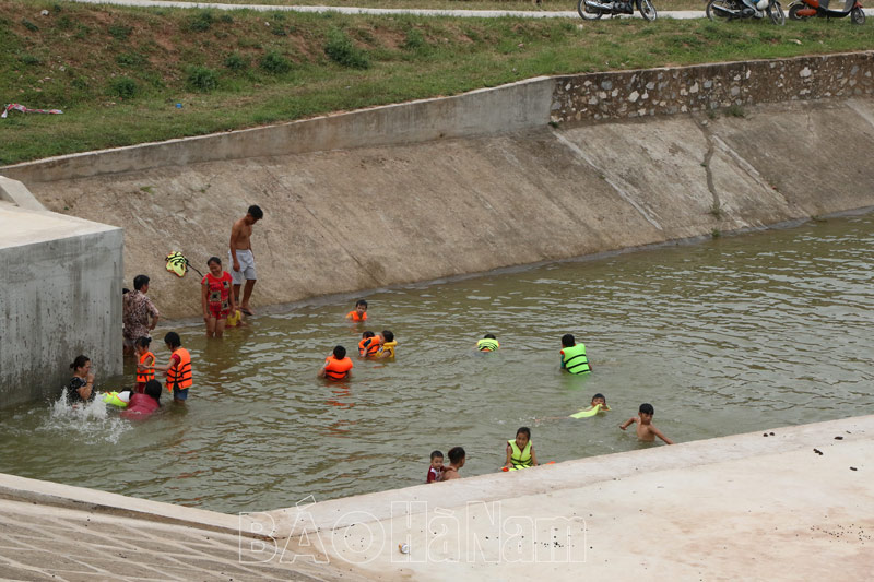 Những vụ đuối nước thương tâm: Nguy cơ với trẻ em không chỉ là việc không biết bơi