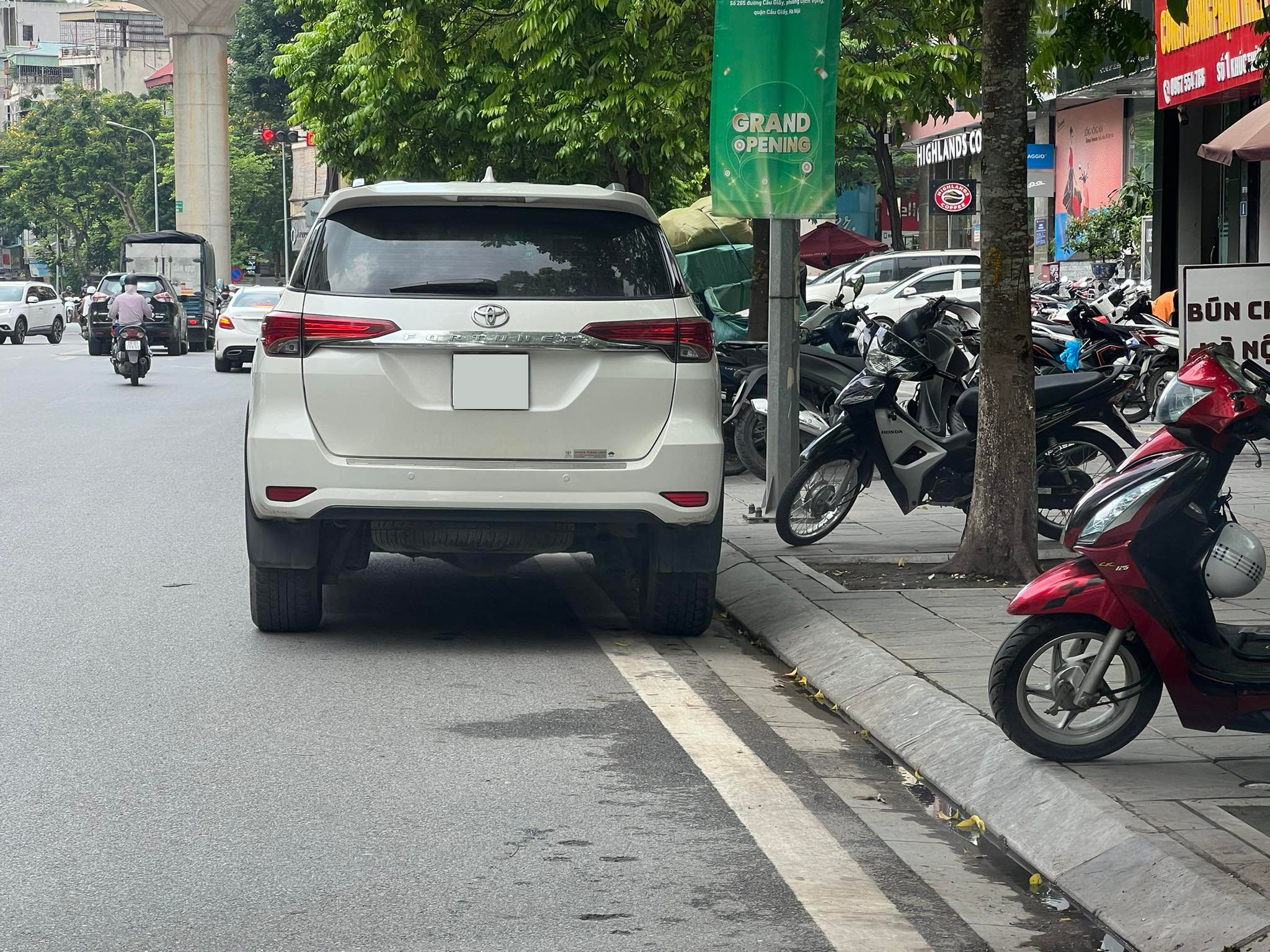 Ý nghĩa của vạch kẻ liền sát vỉa hè