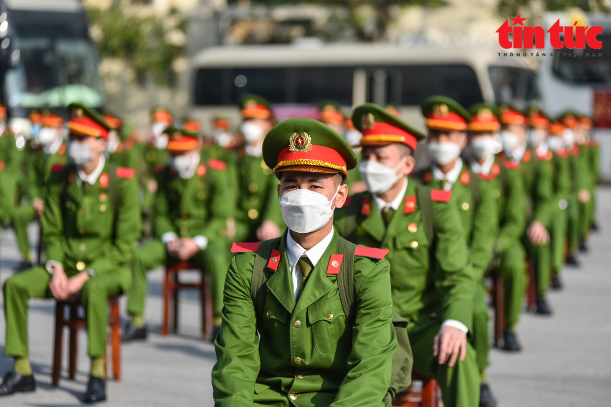 Sáng 17/7, thí sinh tham dự kỳ thi đánh giá tuyển sinh công an nhân dân 2022