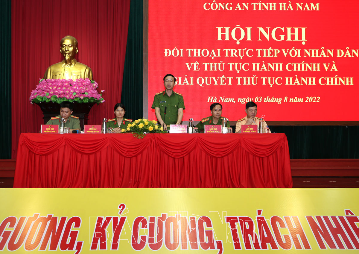 Công an Hà Nam đối thoại với nhân dân về thủ tục hành chính
