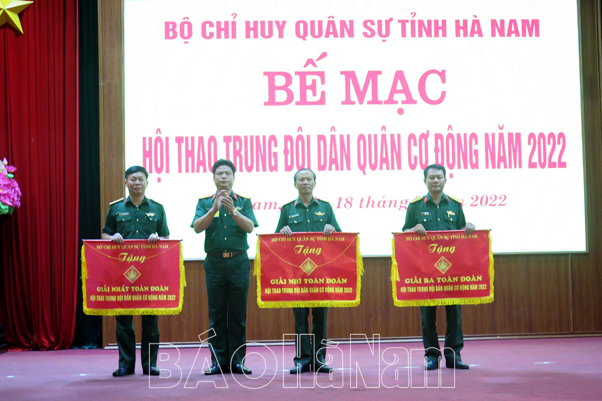Bế mạc hội thao trung đội dân quân cơ động năm 2022