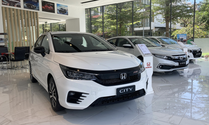 Loạt ôtô giảm giá trong tháng Ngâu tại Việt Nam