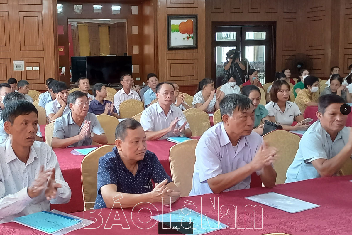 Tập huấn nghiệp vụ quản trị và ứng dụng chuyển đổi số cho các HTX