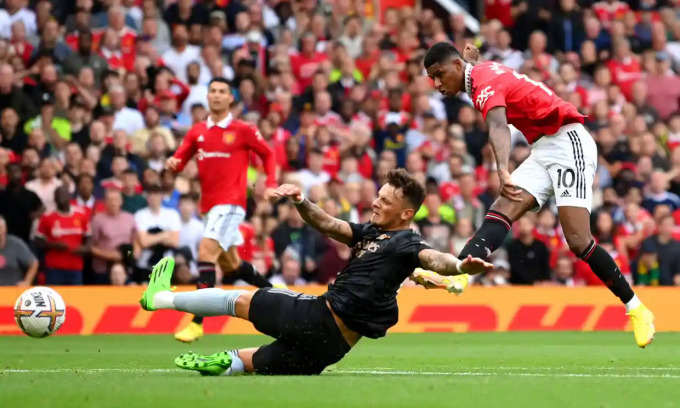 Man Utd quật ngã đội đầu bảng Arsenal