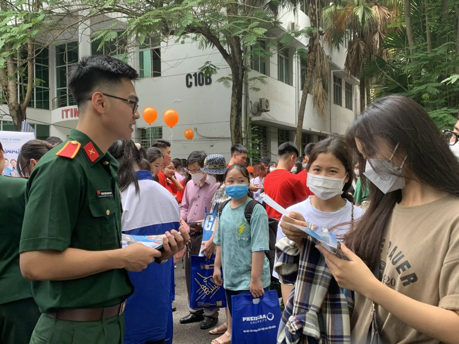 Chưa kịp có giấy chứng nhận sinh viên để xét hoãn nghĩa vụ quân sự