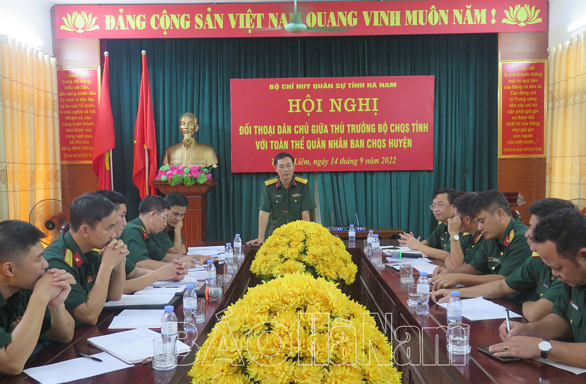 Bộ CHQS tỉnh đối thoại với CBCS các cơ quan, đơn vị trực thuộc