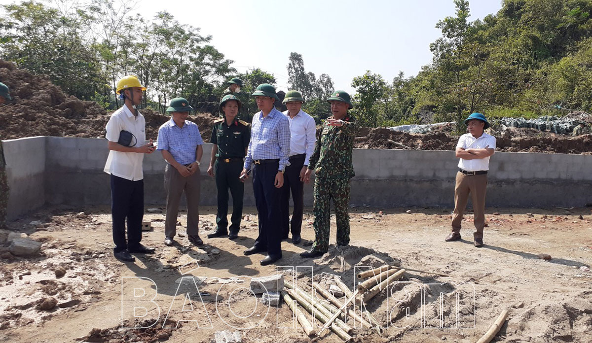 Lãnh đạo huyện Bình Lục kiểm tra khu vực diễn tập phòng thủ huyện