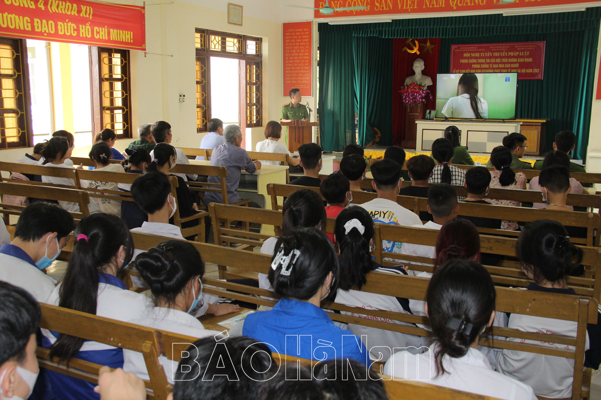 Hội LHPN tăng cường tuyên truyền, phổ biến pháp luật cho cán bộ, hội viên