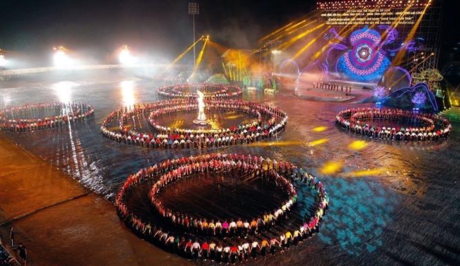 Thủ tướng dự Lễ đón nhận Bằng của UNESCO vinh danh 'Nghệ thuật Xoè Thái'