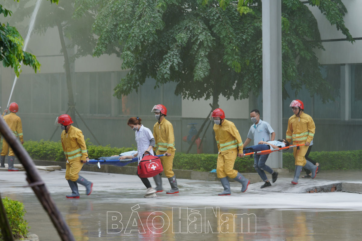 Tổng duyệt diễn tập phương án chữa cháy và cứu nạn cứu hộ huy động nhiều lực lượng, phương tiện tham gia cấp tỉnh năm 2022