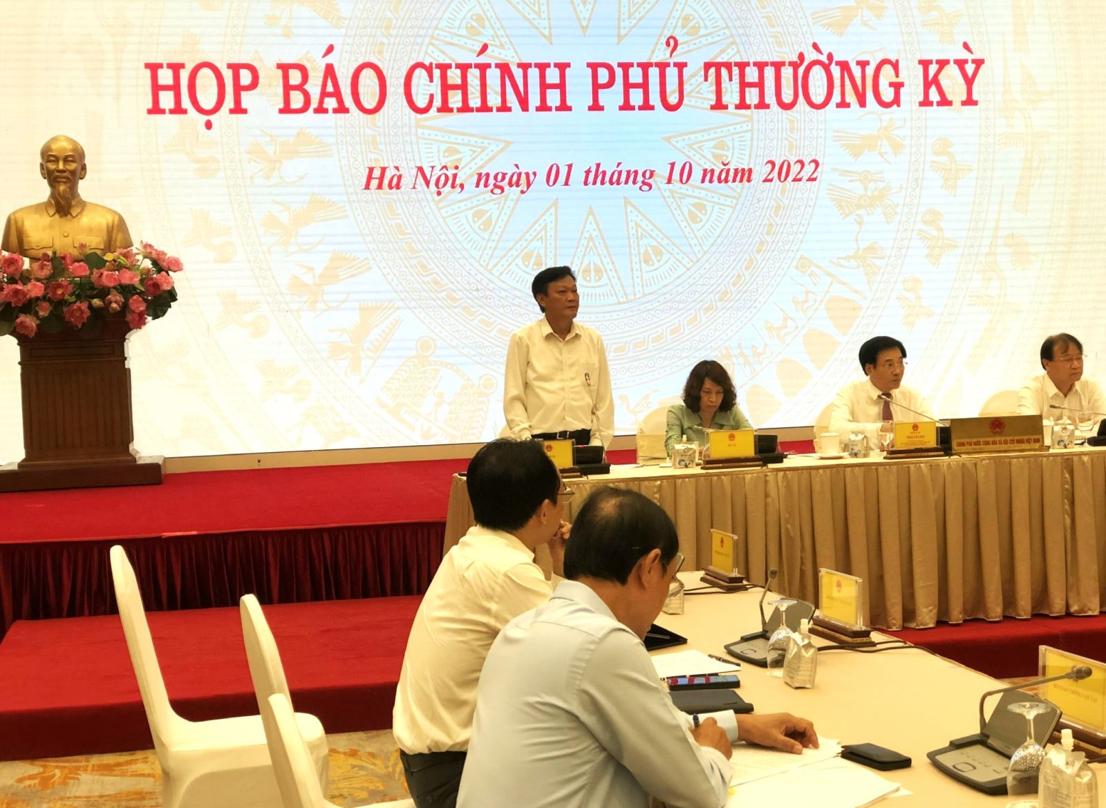 Bộ Nội vụ giải thích nguyên nhân gần 40 nghìn công chức, viên chức thôi việc