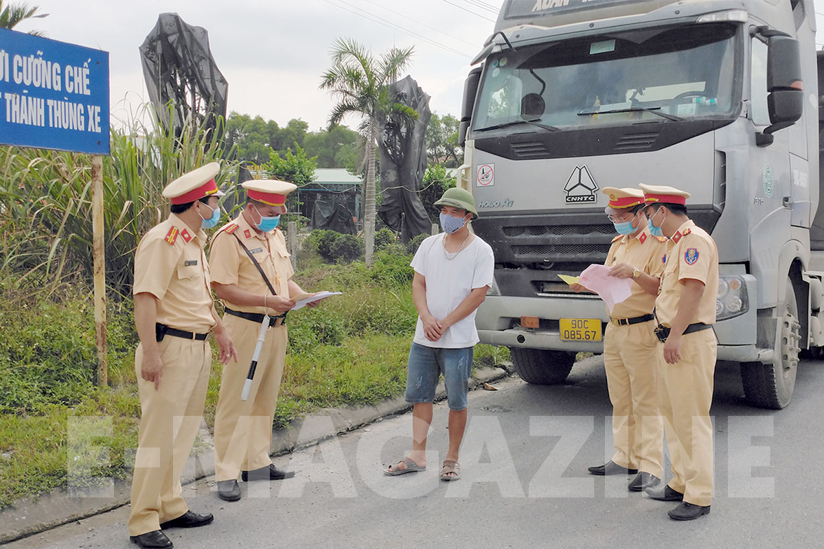Kiên quyết xử lý  phương tiện chở quá tải trọng