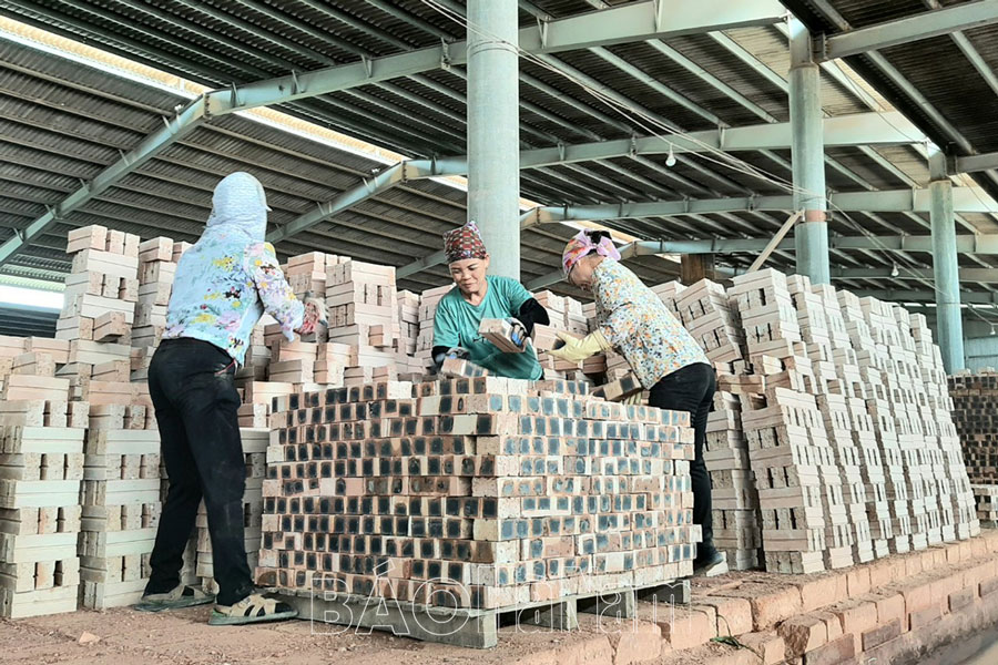 Các doanh nghiệp gạch tuynel từng bước phục hồi sản xuất