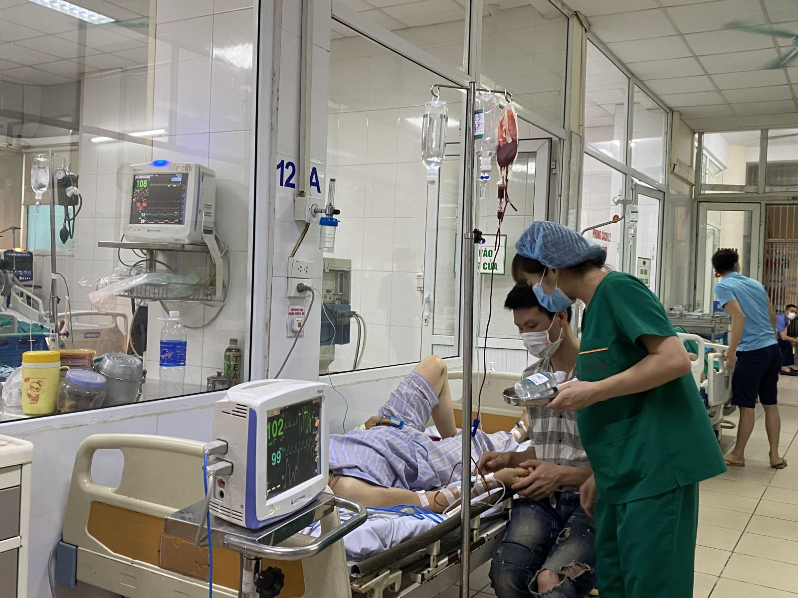 Người bệnh sốt xuất huyết dễ trở nặng trong giai đoạn nào?