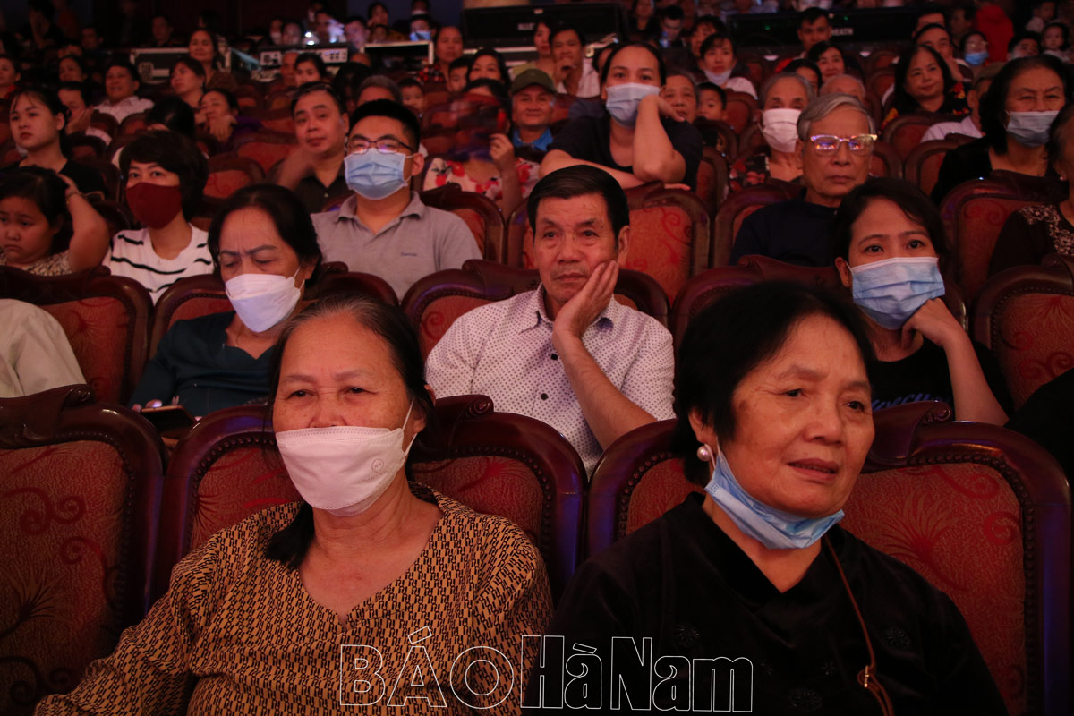 Khán giả Hà Nam góp phần làm nên thành công của Liên hoan Chèo toàn quốc 2022