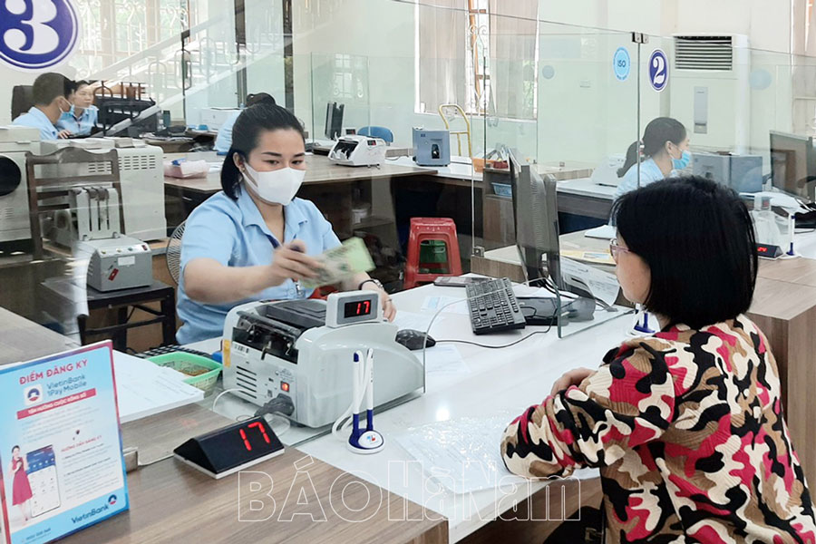 Lãi suất huy động tiết kiệm của các ngân hàng thương mại tăng cao