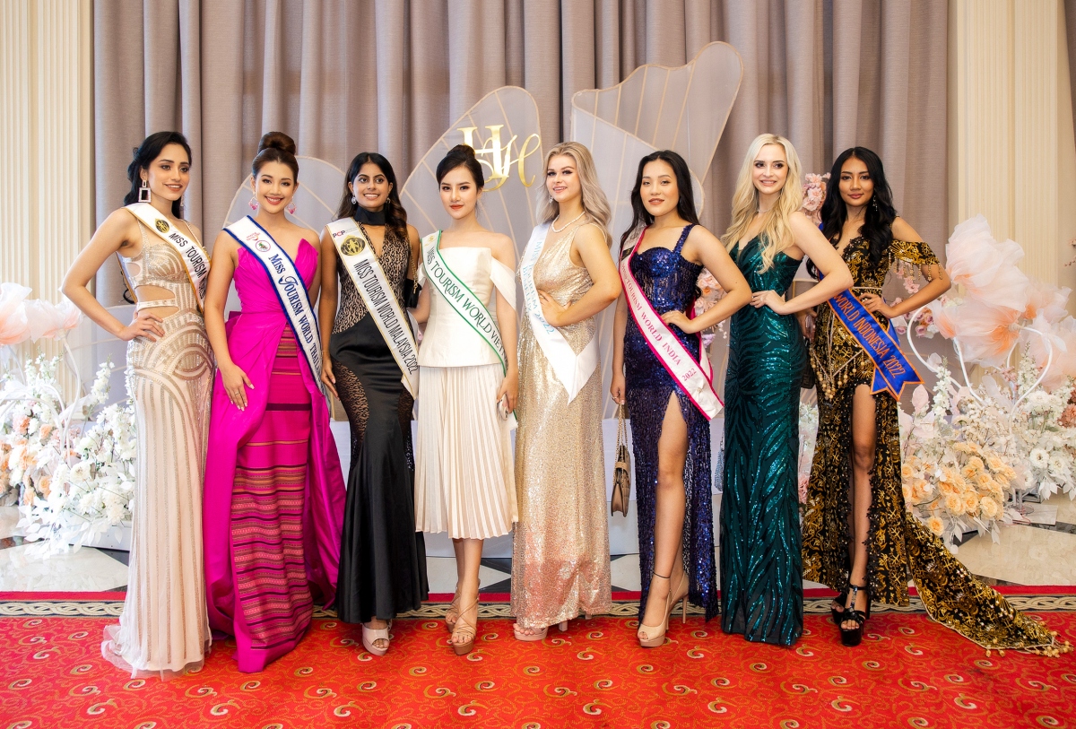 Thí sinh Hoa hậu du lịch thế giới đến Việt Nam chậm do thủ tục xin visa