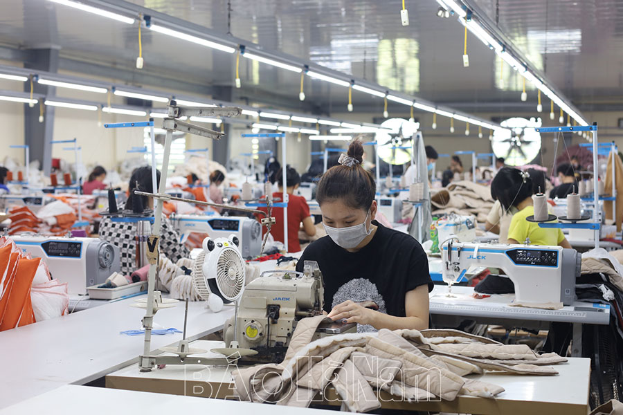 Quan tâm tạo việc làm tại chỗ cho lao động địa phương