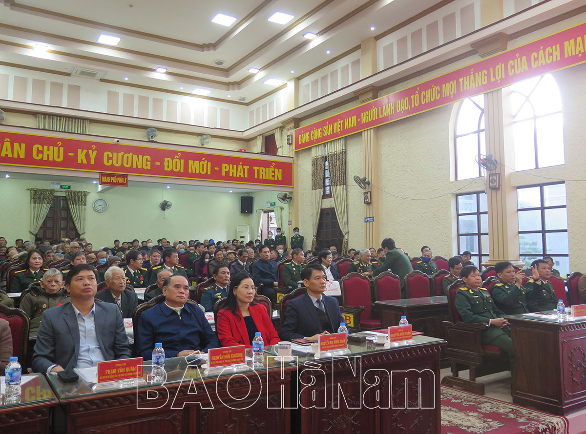 Thành phố Phủ Lý, huyện Kim Bảng gặp mặt cán bộ quân đội nghỉ hưu, nghỉ công tác trên địa bàn