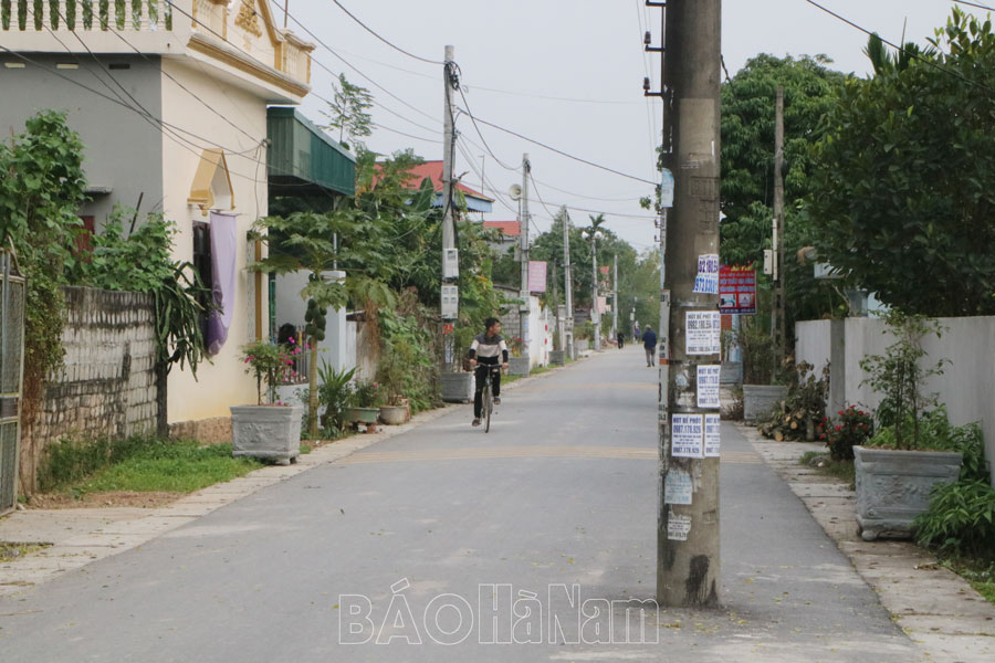 Chủ động phối hợp dịch chuyển cột điện ven đường