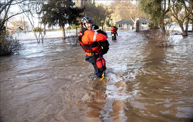 Tổng thống Mỹ ban hành tình trạng khẩn cấp do bão mùa đông tại bang California