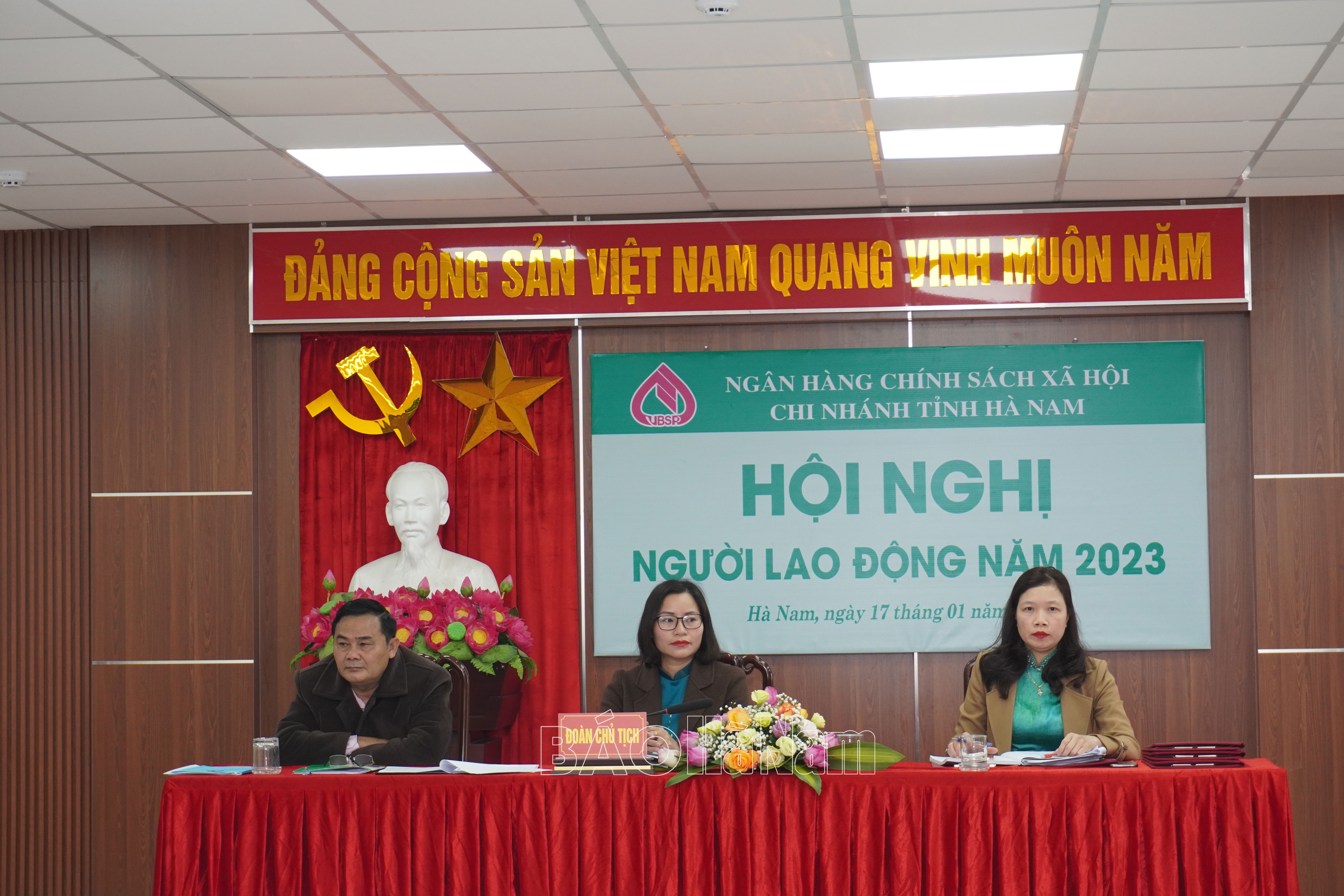 Chi nhánh NHCSXH tỉnh Hà Nam tổ chức hội nghị Người lao động