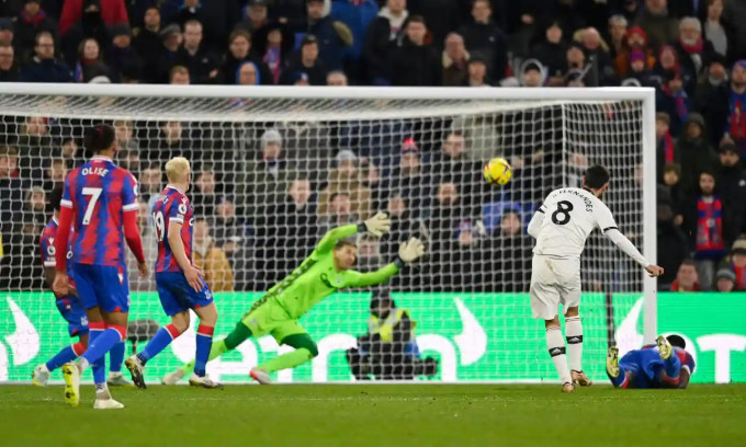 Man Utd rơi điểm phút 91
