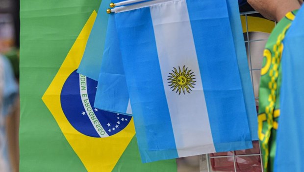 Brazil và Argentina chuẩn bị nghiên cứu đồng tiền chung giữa hai nước