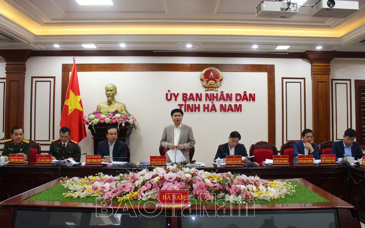 UBND tỉnh thảo luận các nội dung theo quy chế làm việc