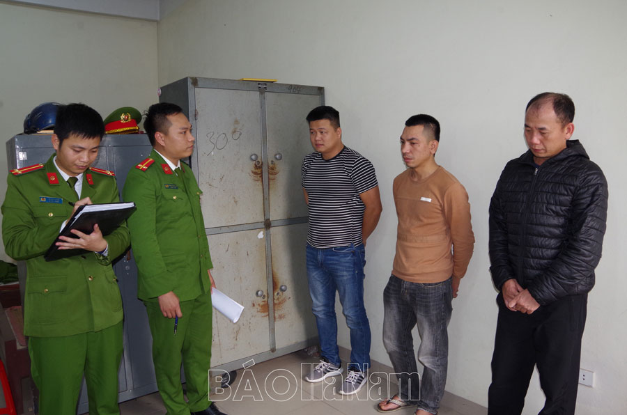 Chèn ép xe ôtô, đánh người trên đường cao tốc Cầu Giẽ- Ninh Bình, 3 đối tượng bị khởi tố