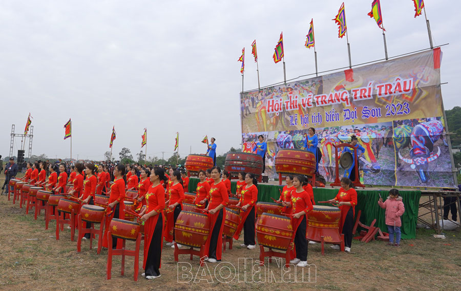 Đội trống nữ làng Đọi Tam