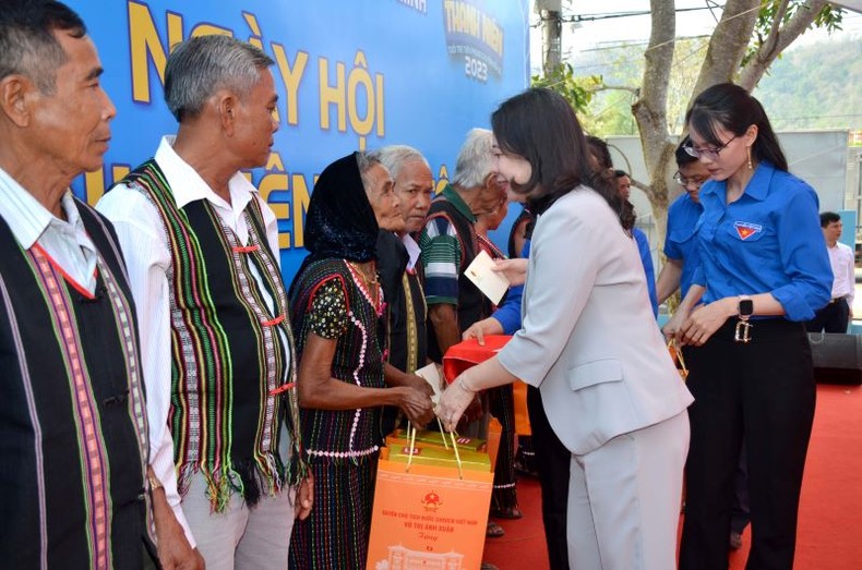 Khởi động Tháng Thanh niên 2023 với chủ đề "Tuổi trẻ tiên phong chuyển đổi số"