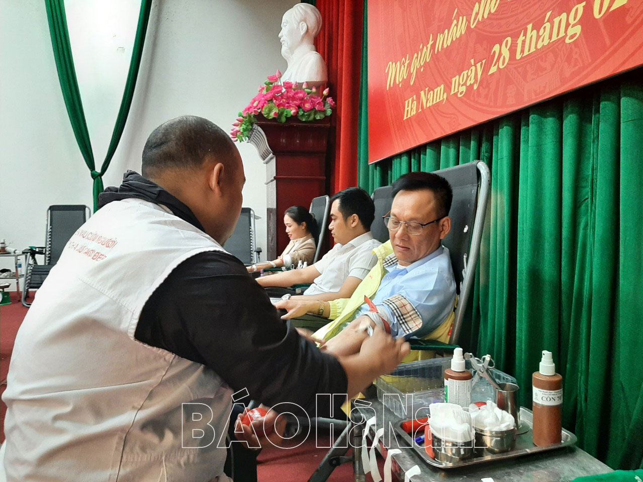 430 tình nguyện viên khối Doanh nghiệp tỉnh tham gia hiến máu nhân đạo