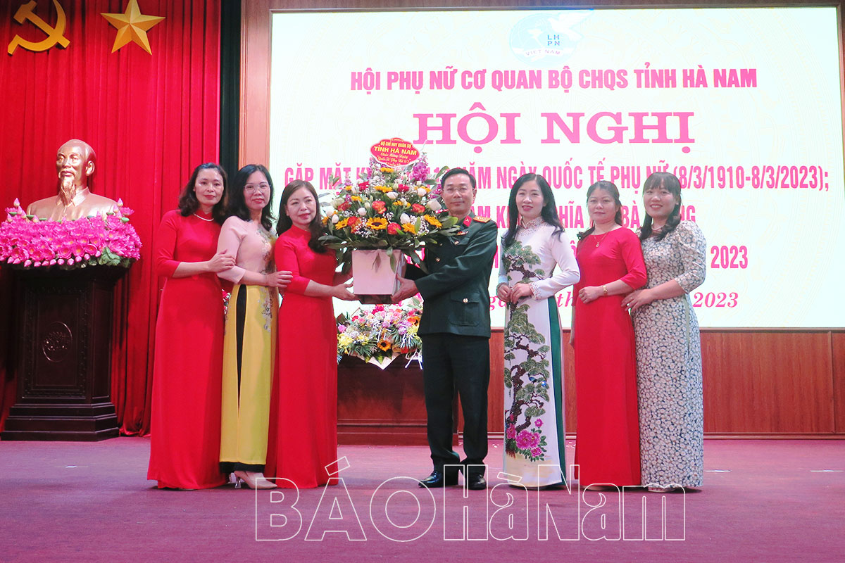Hội Phụ nữ Bộ CHQS tỉnh gặp mặt kỷ niệm 113 năm Ngày Quốc tế phụ nữ