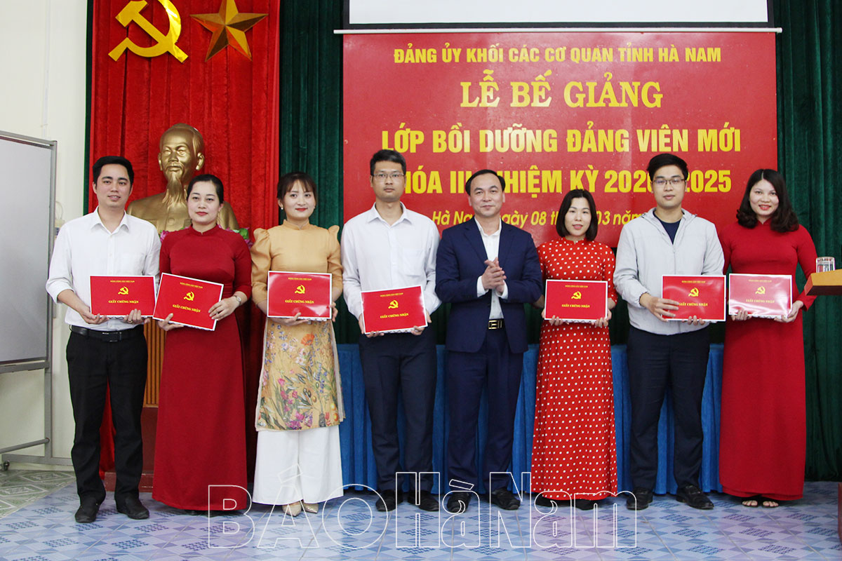 BTV Đảng ủy Khối các cơ quan tỉnh bế giảng Lớp bồi dưỡng lý luận chính trị cho đảng viên mới