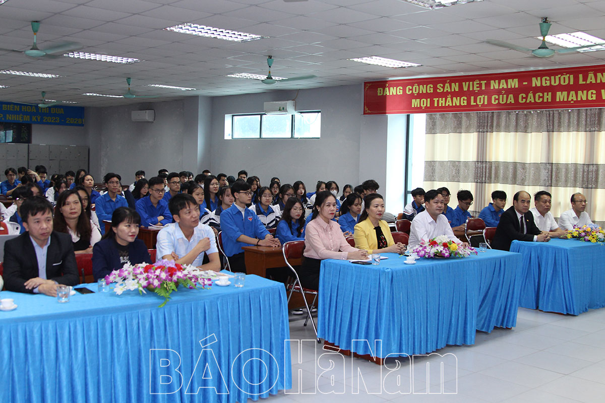 Thành ủy Phủ Lý khai giảng lớp nhận thức về Đảng cho ĐVTN ưu tú