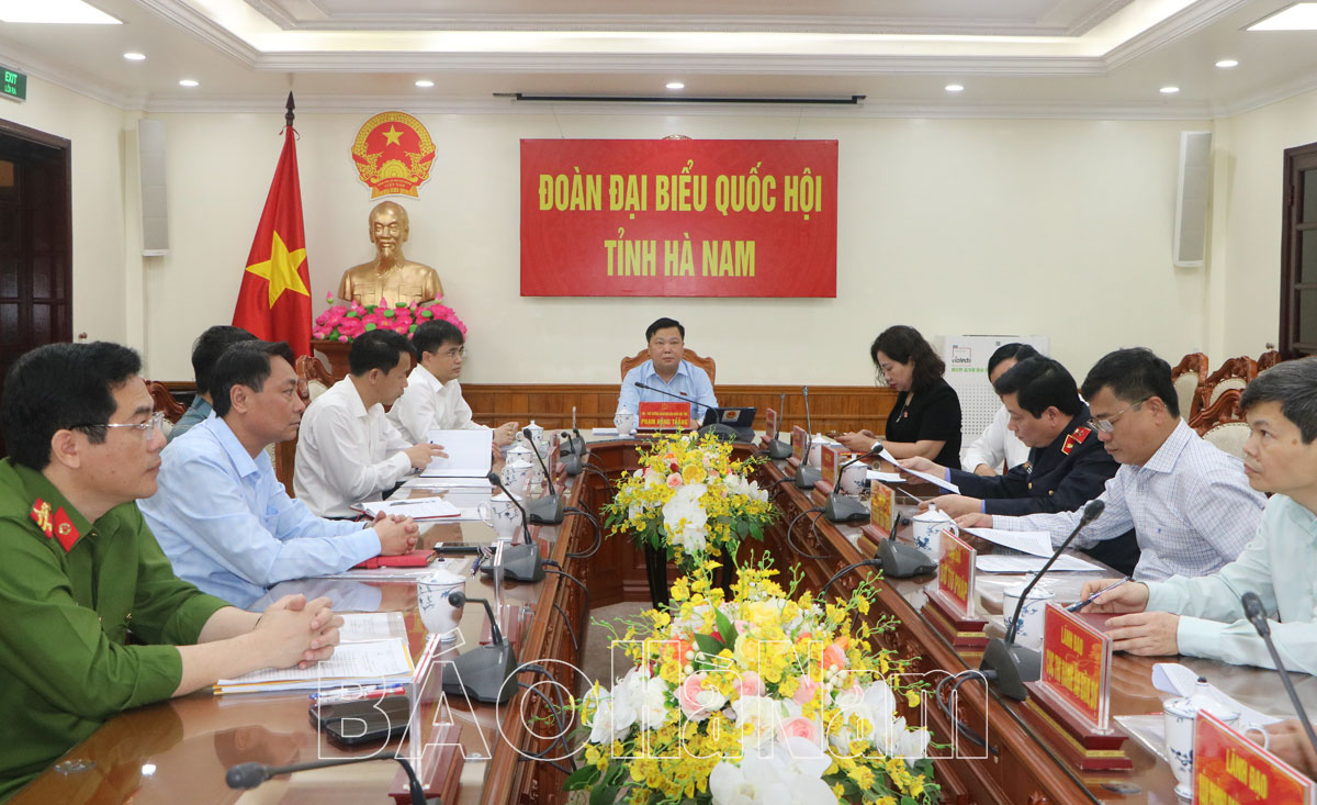 Ủy ban Thường vụ Quốc hội chất vấn nhóm vấn đề thuộc lĩnh vực tòa án