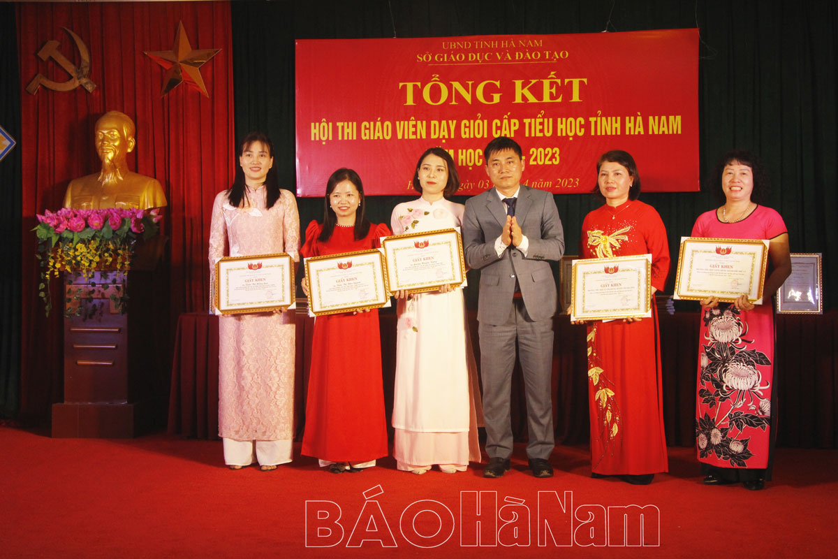 52 giáo viên được công nhận giáo viên dạy giỏi tiểu học cấp tỉnh năm học 2022- 2023